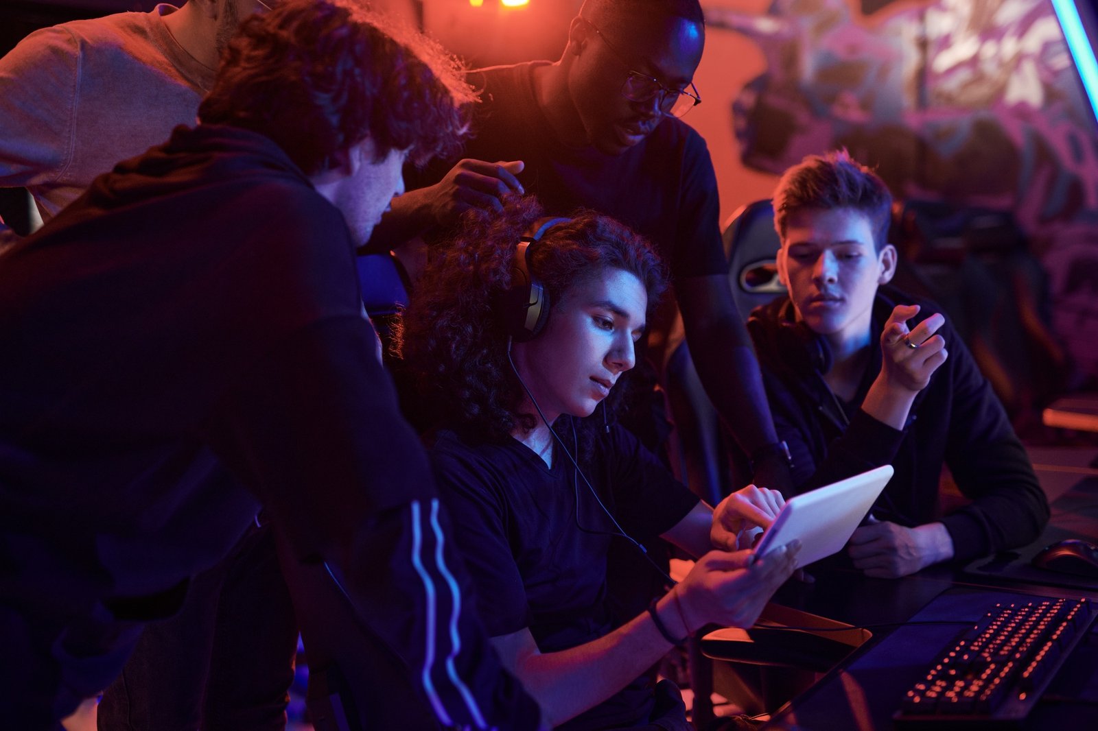 Explaining strategy of online game